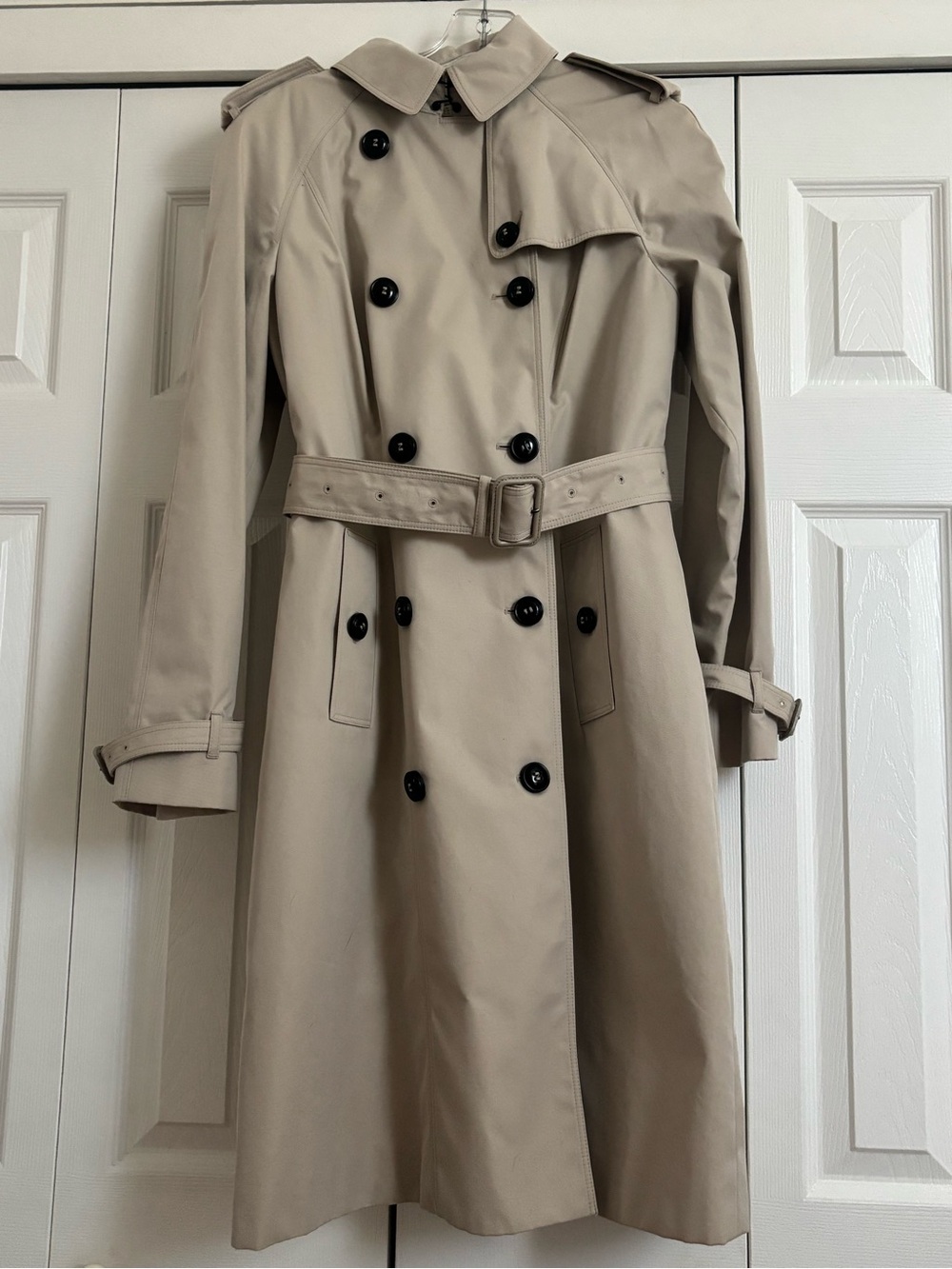 NWOT BURBERRY London Classic Double-Breasted Mid-length Trench Coat